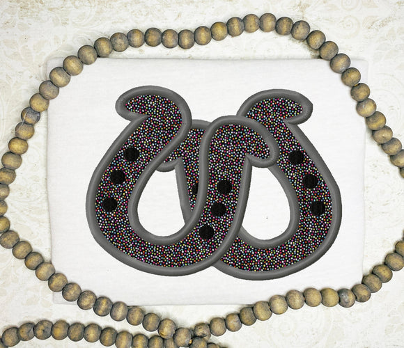 2 Horse Shoes appliqué embroidery design