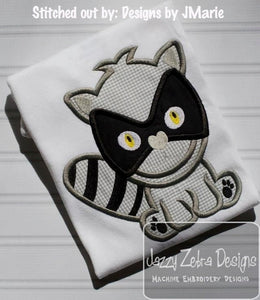 Raccoon applique machine embroidery design